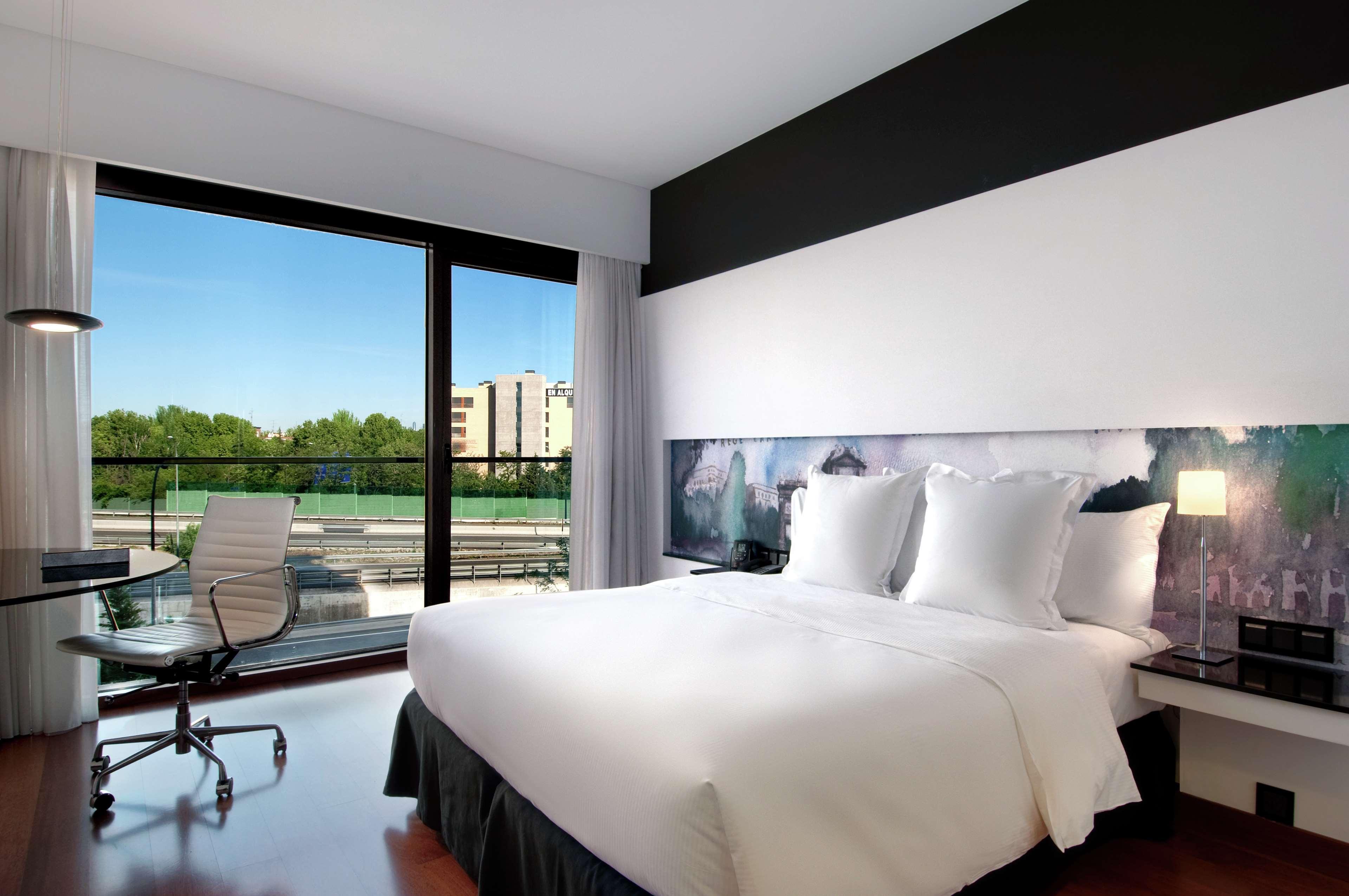 Hilton Madrid Airport Hotel Room photo